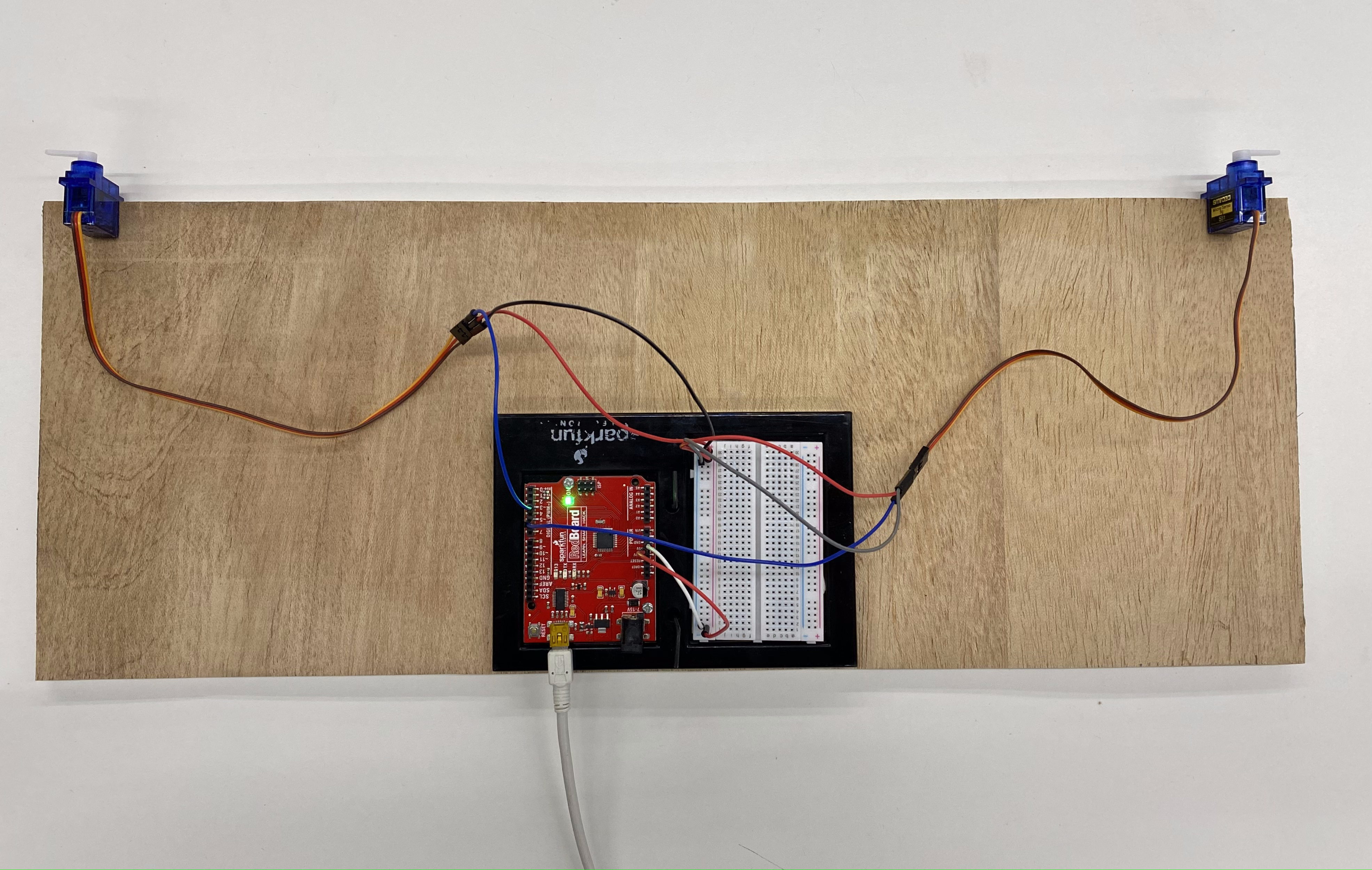 circuitry for two servos